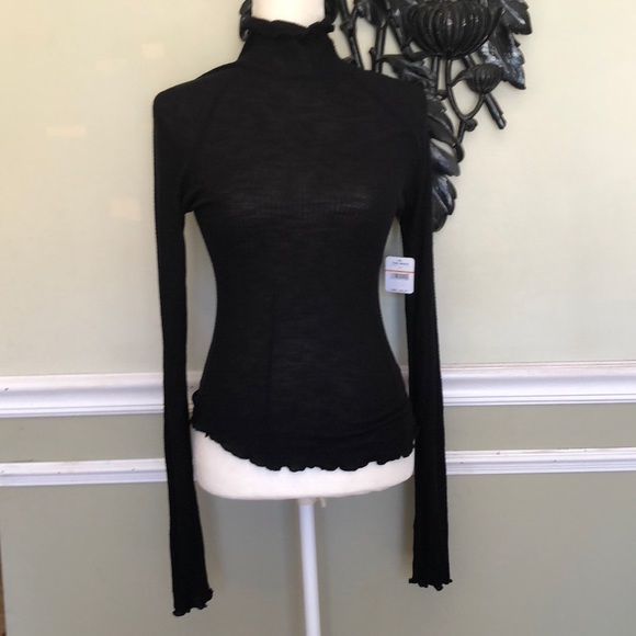 Free People Tops - FREE PEOPLE-NWT RUFFLE TURTLE NECK LONG SLEEVE TOP